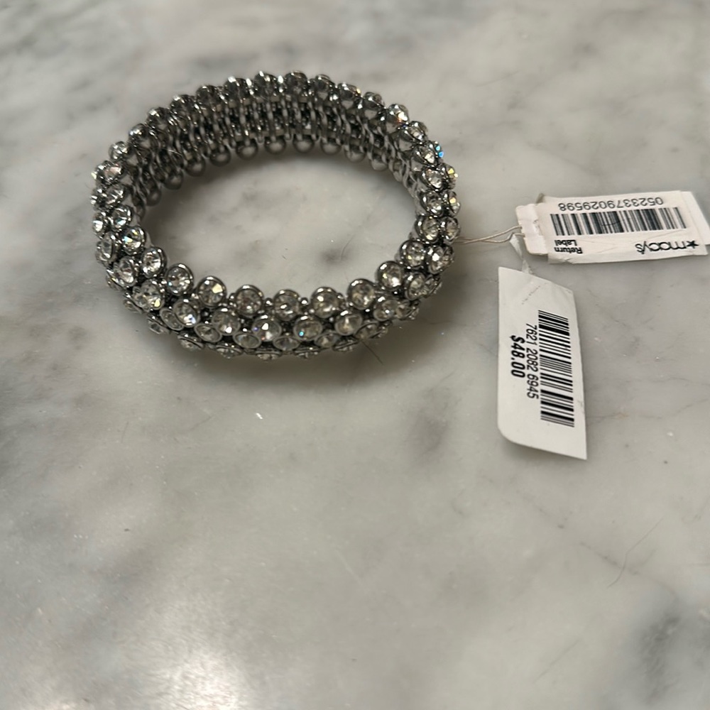 New Never Been Worn Macy’s Charter Club Bracelet